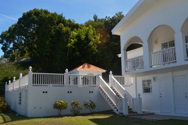 Paradise Properties - Villa Magenta -  A Plantation House 