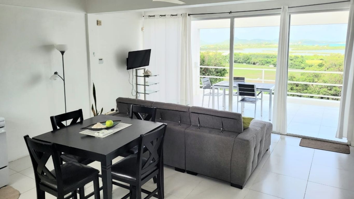 Paradise Properties - Lord View Manor Apartments