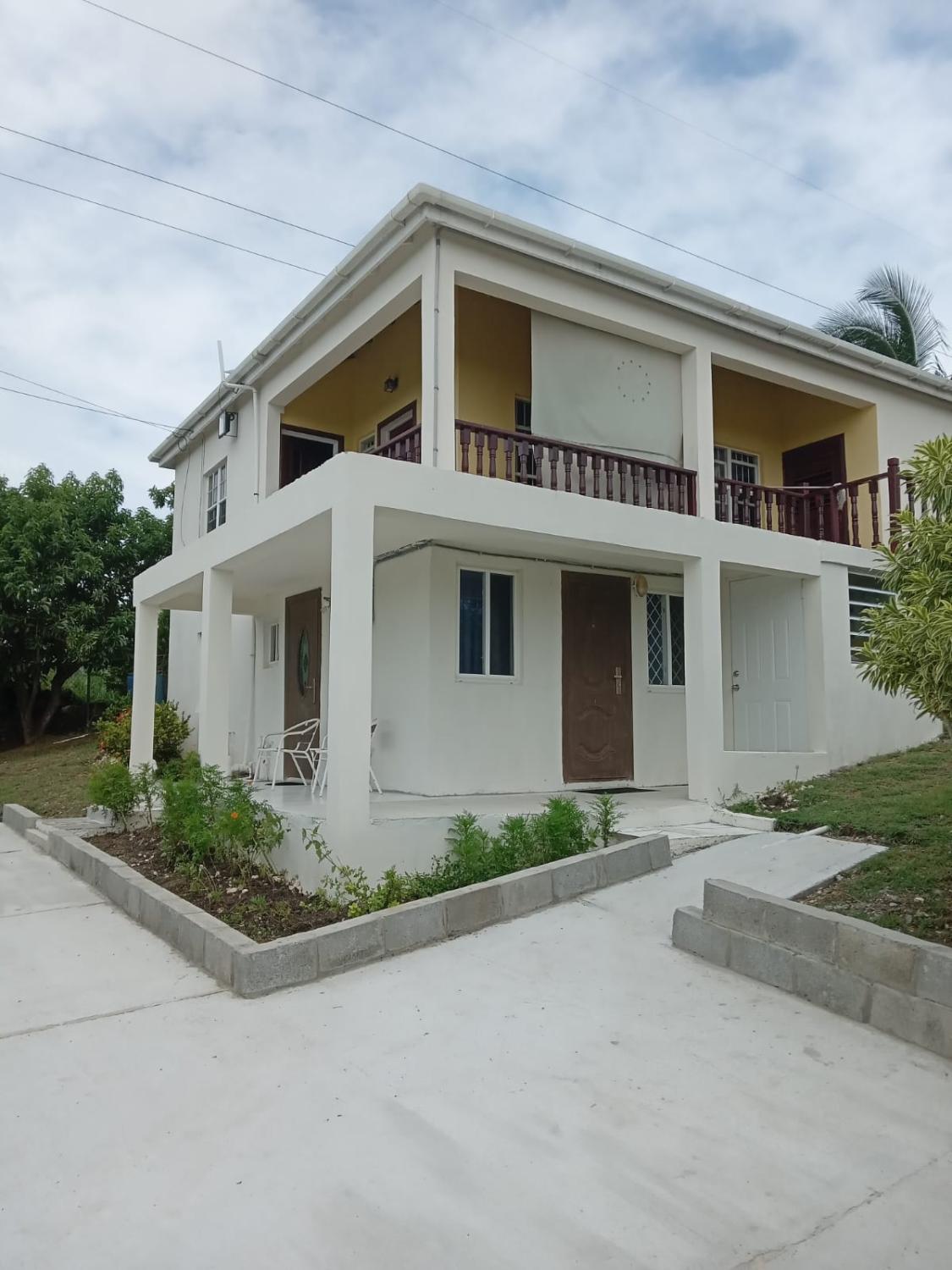 Paradise Properties - Zinnia Apartment