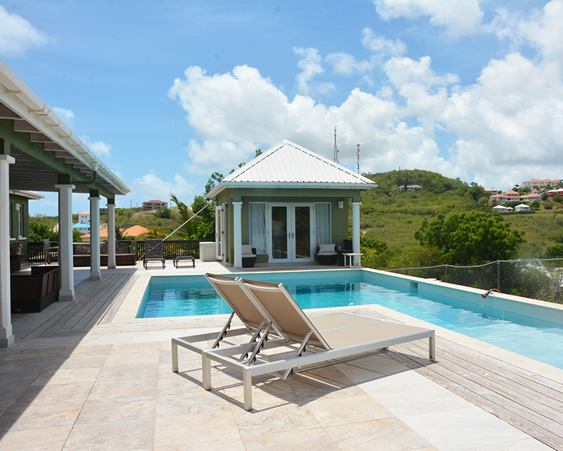 Paradise Properties - Hillside Hideaway