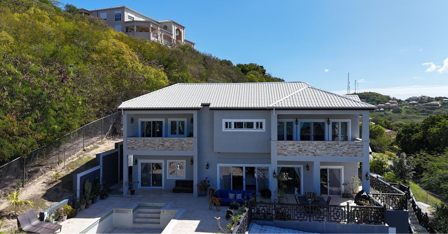 Paradise Properties - Flamboyant Luxury Haven