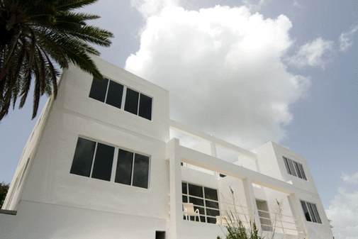 Paradise Properties - Lord View Manor Apartments